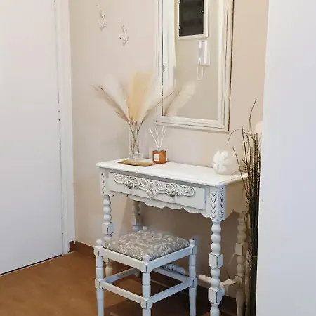 Central, Cozy & Vintage Athens